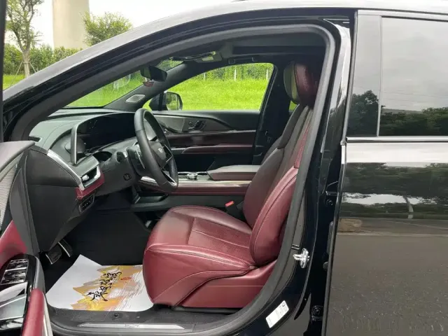 Cadillac XT5 — Фото автомобиля 12