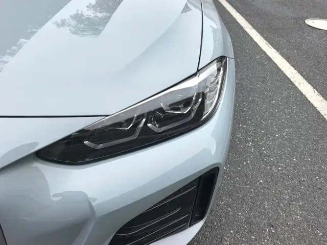 BMW i4 — Фото автомобиля 5
