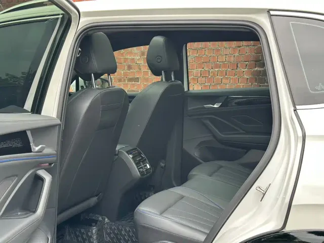 Volkswagen Tiguan L — Фото автомобиля 5