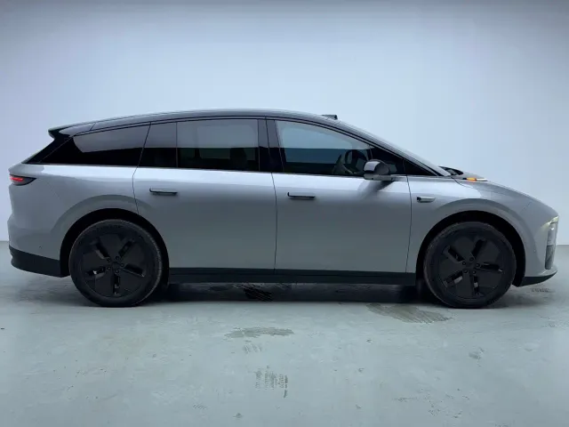 Li Auto i6 — Фото автомобиля 4