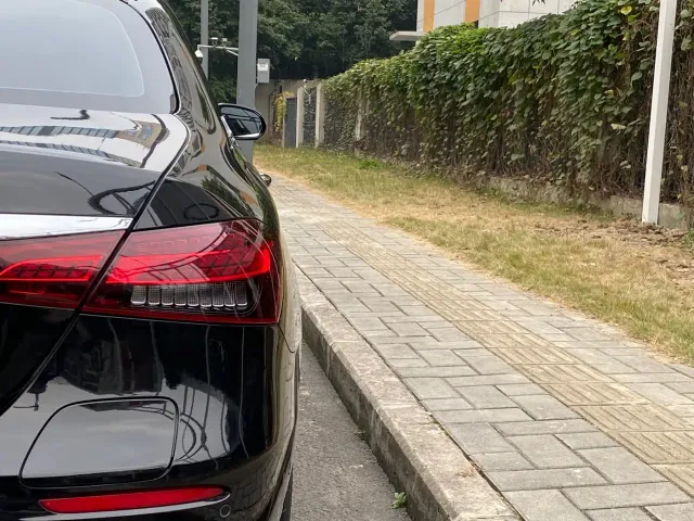 Mercedes-Benz E-Class — Фото автомобиля 19
