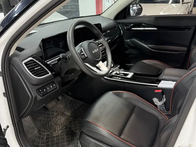 Kia Seltos — Фото автомобиля 3