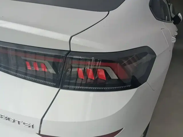 Volkswagen Lamando — Фото автомобиля 7