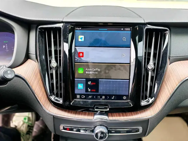 Volvo XC60 — Фото автомобиля 12