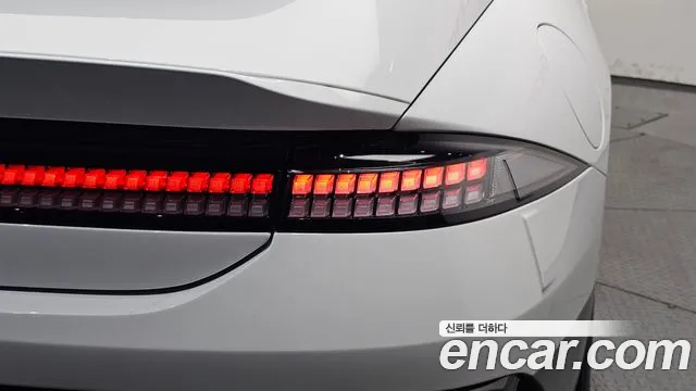 Hyundai Ioniq 6 — Фото автомобиля 8