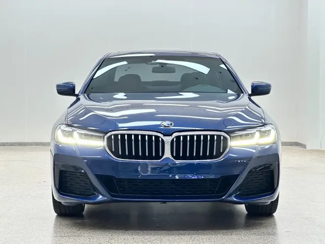 BMW 5 Series — Фото автомобиля 2