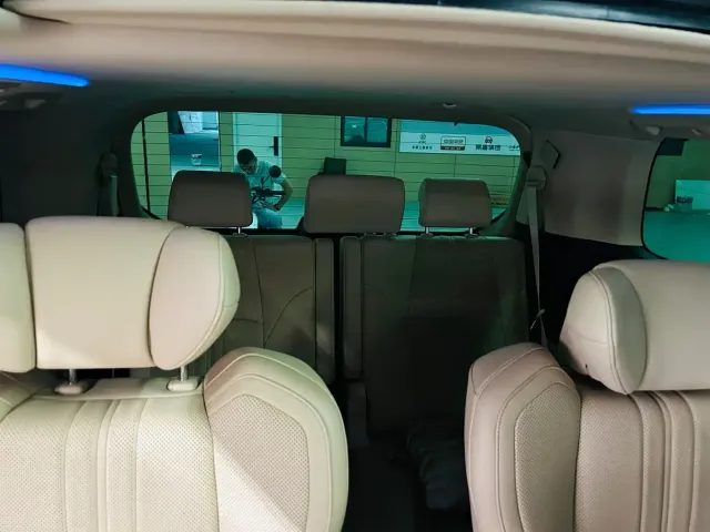 Toyota Alphard — Фото автомобиля 20