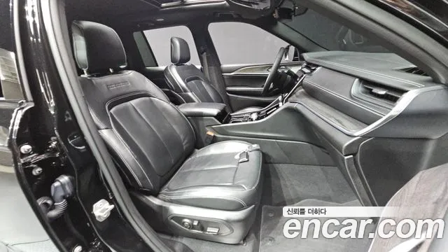 Jeep Cherokee — Фото автомобиля 18