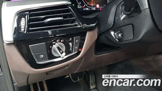 BMW 5 Series G30 — Фото автомобиля 20
