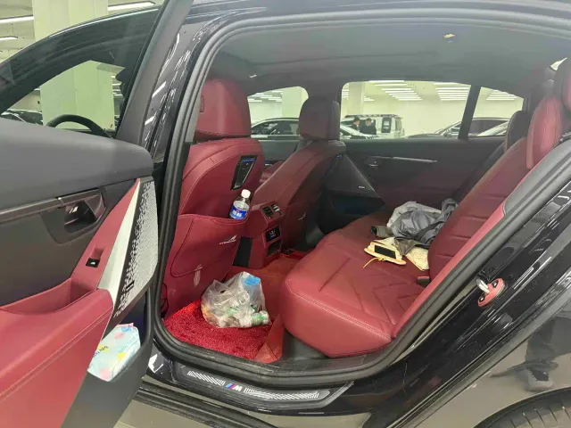 BMW 5 Series — Фото автомобиля 10