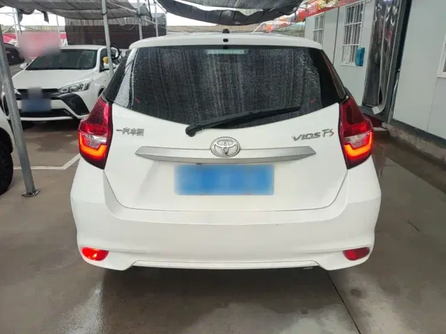 Toyota Vios FS — Фото автомобиля 5