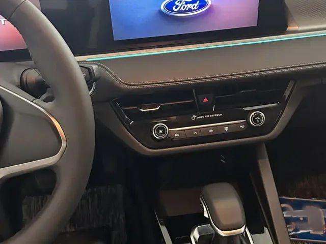 Ford Escort — Фото автомобиля 8