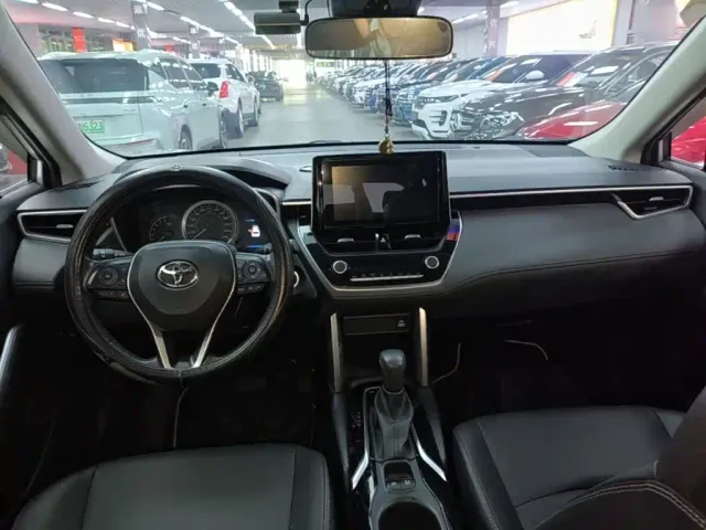 Toyota Corolla Cross — Фото автомобиля 9