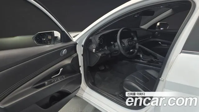 Hyundai AVANTE Avante (CN7) — Фото автомобиля 10