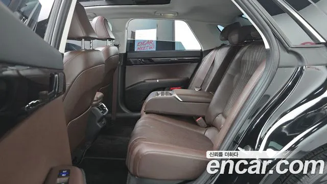 Hyundai Grandeur Grandeur (GN7) 2.5 Бензин 2WD — Фото автомобиля 12