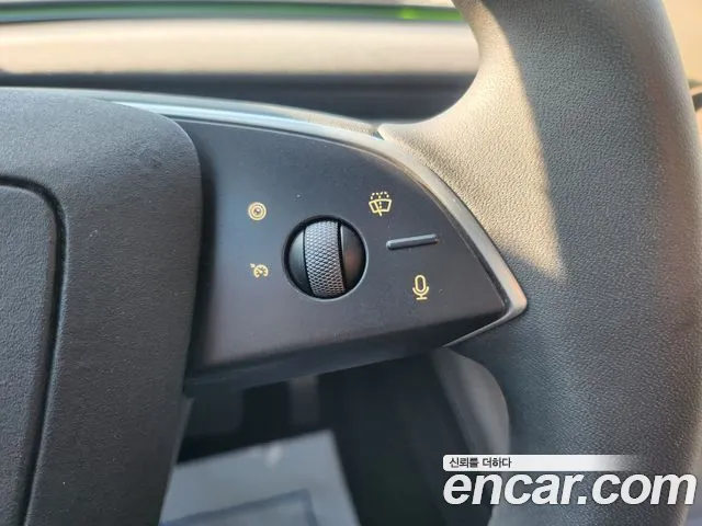 Tesla Model 3 — Фото автомобиля 15
