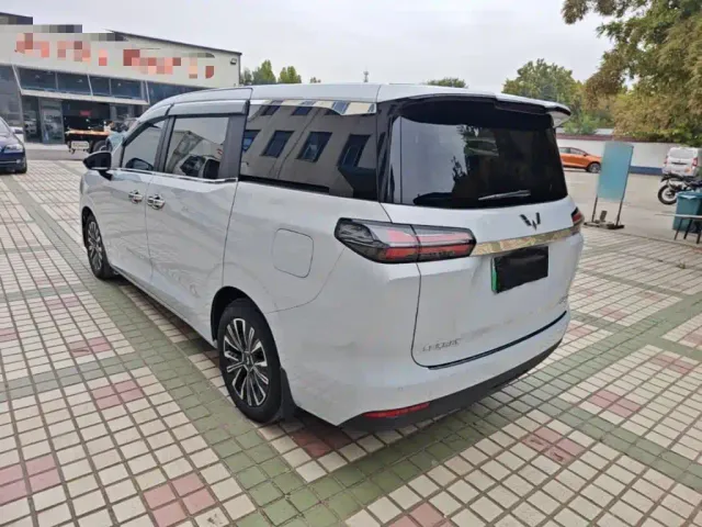 Wuling Starlight 730 — Фото автомобиля 4