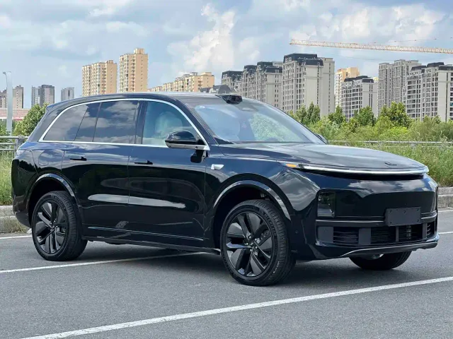 Li Auto L8 — Фото автомобиля 3