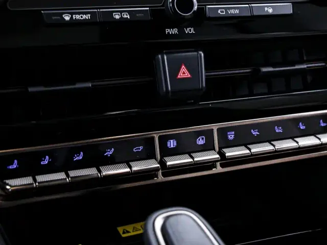 Toyota Alphard — Фото автомобиля 9