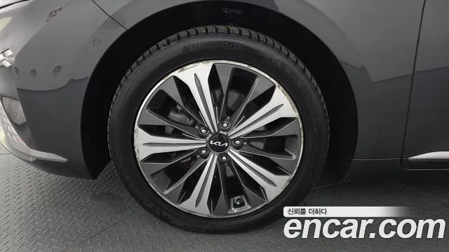 Kia K8 Hybrid — Фото автомобиля 5