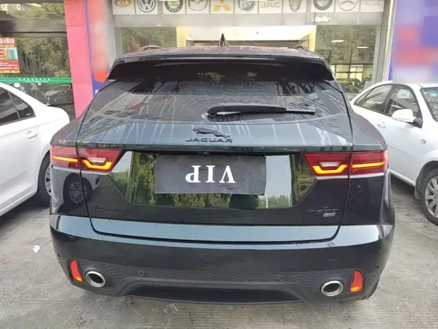 Jaguar E-PACE — Фото автомобиля 5