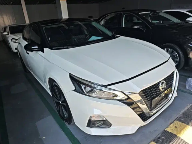 Nissan Teana — Фото автомобиля 3