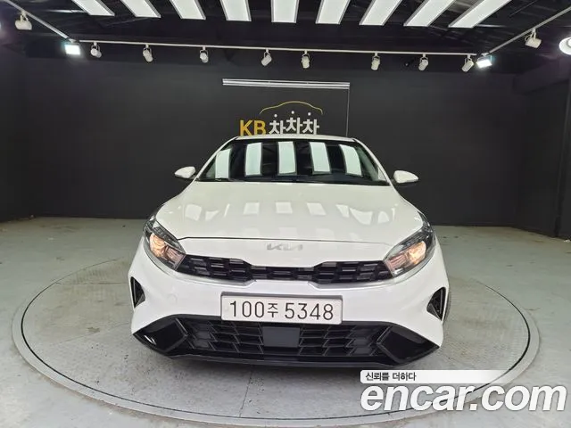 Фотография автомобиля — Kia K3 2nd Gen