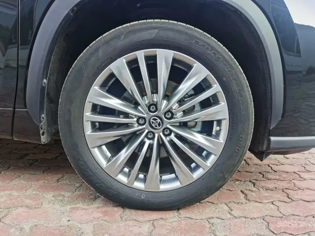 Toyota Highlander — Фото автомобиля 18