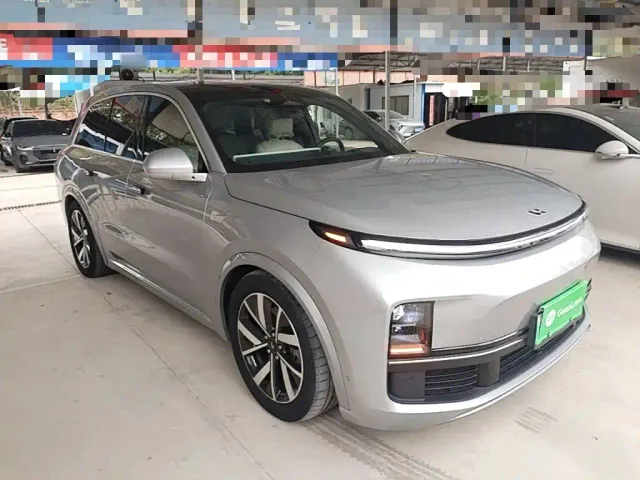 Li Auto L8 — Фото автомобиля 3
