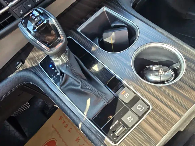 Toyota Granvia — Фото автомобиля 19