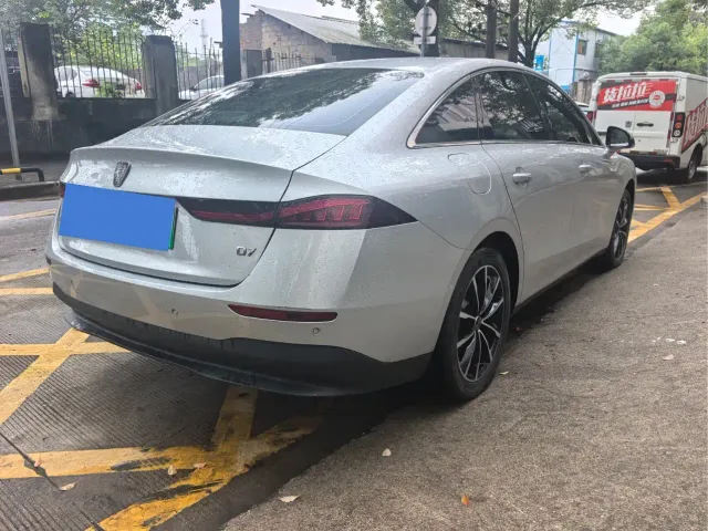 Roewe D7 — Фото автомобиля 4