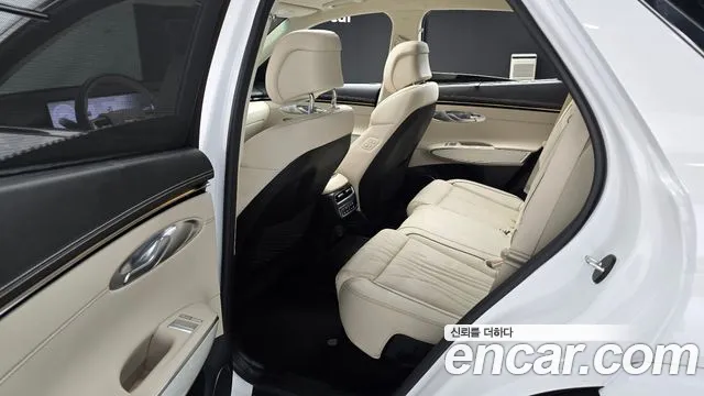 Genesis GV70 2.5T Бензин AWD — Фото автомобиля 4