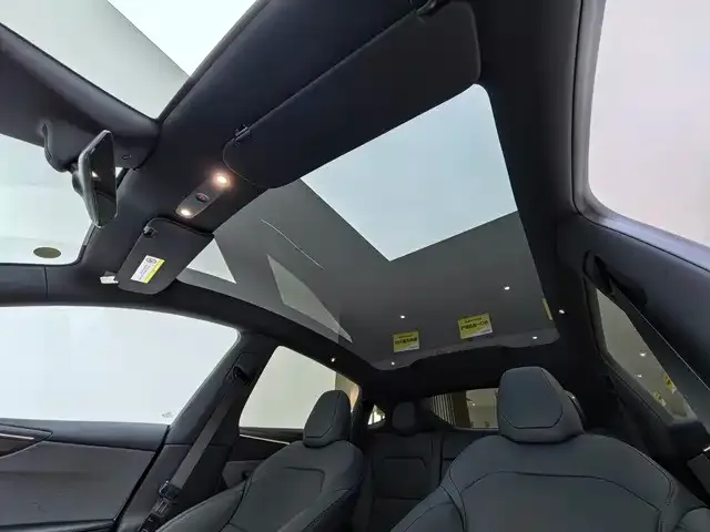 Tesla Model Y L — Фото автомобиля 13