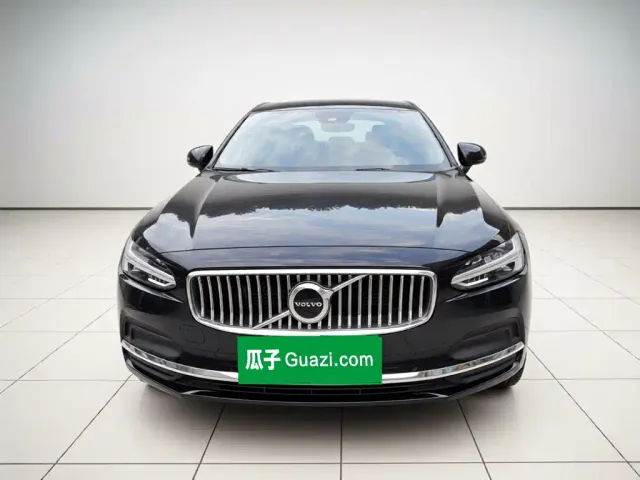 Volvo S90 — Фото автомобиля 22