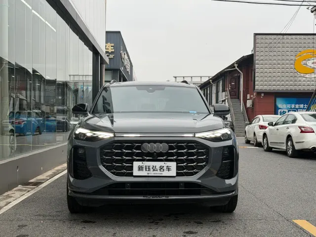 Фотография автомобиля — Audi Q6