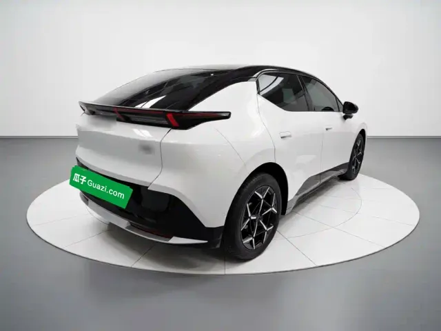 Lynk & Co Lynk & Co Z20 2025 530km RWD Max — Фото автомобиля 4