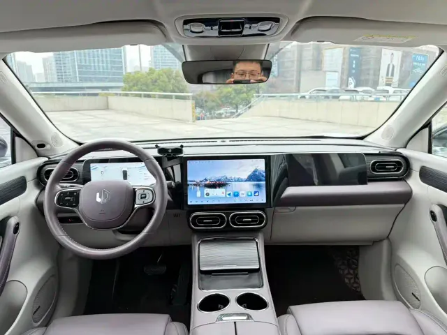 Leapmotor C11 — Фото автомобиля 16