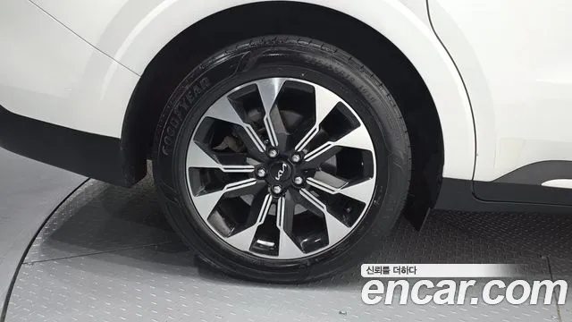 Kia Carnival 4th Gen — Фото автомобиля 5