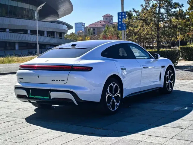 Shangjie Z7 — Фото автомобиля 7