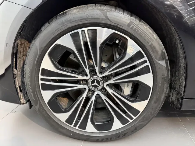 Mercedes-Benz E-Class — Фото автомобиля 17