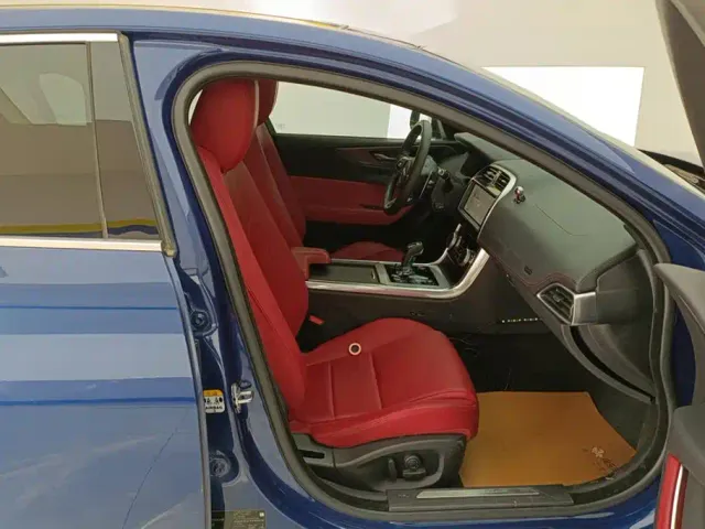 Jaguar XEL — Фото автомобиля 8