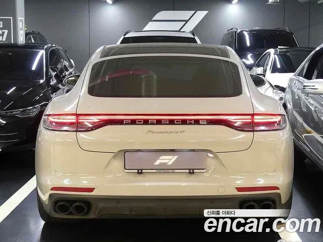 Porsche Panamera — Фото автомобиля 2
