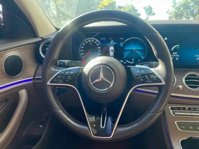 Mercedes-Benz E-Class — Фото автомобиля 11
