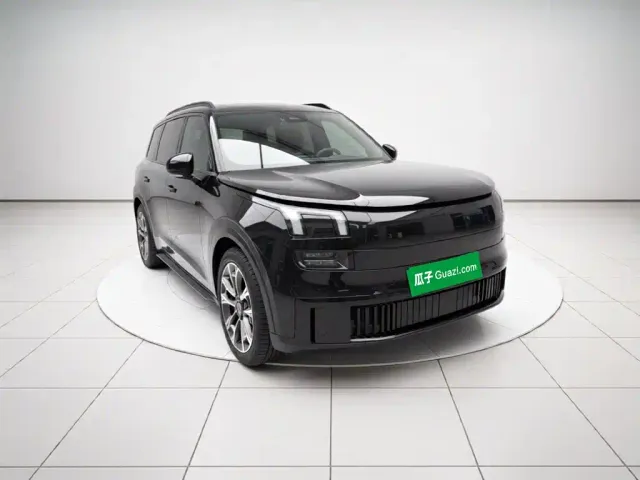 Lynk & Co 900 — Фото автомобиля 3