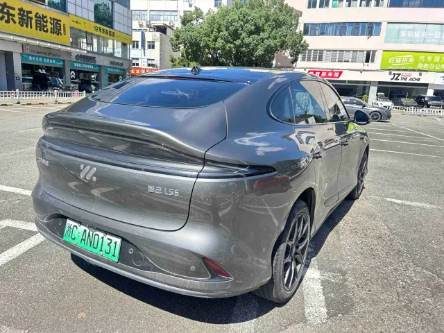 IM Motors LS6 — Фото автомобиля 6