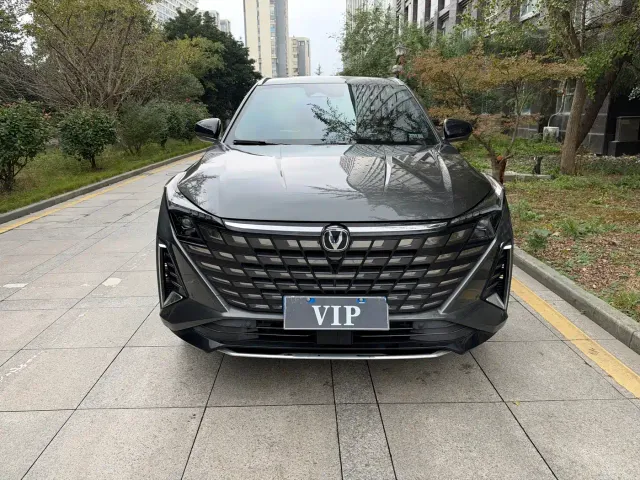 Фотография автомобиля — Changan UNI-Z
