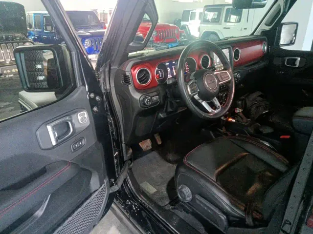 Jeep Wrangler — Фото автомобиля 12