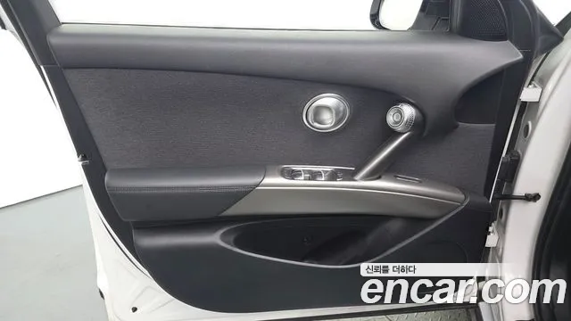 Genesis GV60 — Фото автомобиля 21