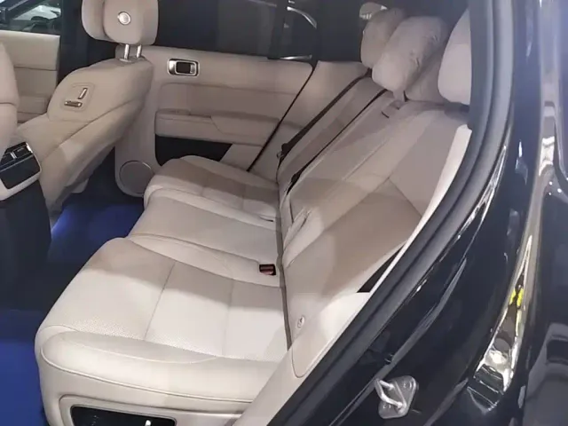 Li Auto L7 — Фото автомобиля 16