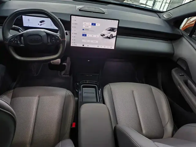 Lynk & Co Z20 — Фото автомобиля 7